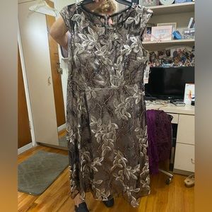 Beautiful brand new dress